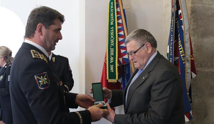 Policejní prezident ocenil hejtmana Vysočiny čestnou medailí