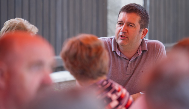 Zaorálek se s Hamáčkem shodl, že není třeba zastavovat kulturu