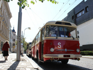 FOTO, VIDEO: Historie versus současnost. Jihlava oslavila 111 let MHD