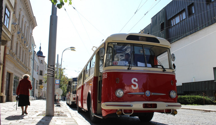 Historie versus současnost. Jihlava oslavila 111 let MHD