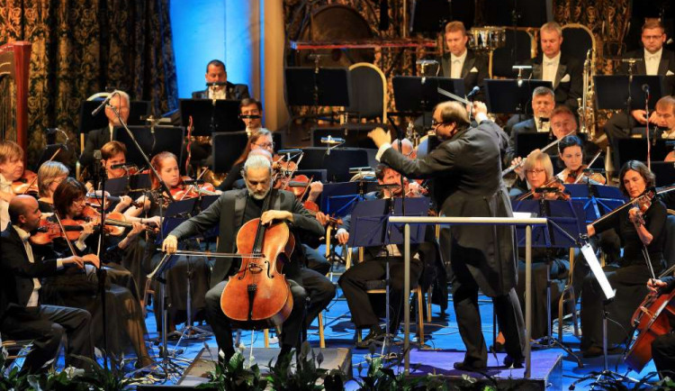 Umělci ocenili fantastickou atmosféru a dočkali se potlesku ve stoje. Mezinárodní hudební festival Český Krumlov zahájil svůj 29. ročník