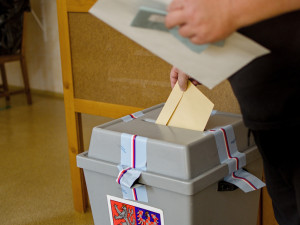 Dvaašedesát voličů na Vysočině hlasovalo do přenosné urny. Jeden člověk se voleb nakonec nezúčastnil