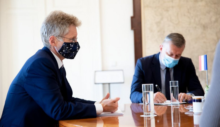 size4-16021019728805-2-senatni-volby-pod-drobnohledem-vysledek-muze-ledacos-naznacit-o-volbe-predsedy-horni-komory