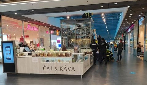 Jihlavští hasiči vyjížděli do City Parku. Vyprošťovali dítě uvízlé ve výtahu