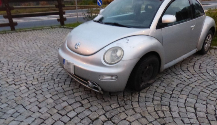 Opilý a bez řidičského průkazu nezvládl řízení v centru Jeseníku