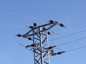 Odbočovací nebo rohové příhradové sloupy patří k nejnebezpečnějším typům konstrukcí.