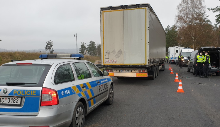 Kontroly na D1, kvůli neoprávněnému vstupu bylo zajištěno 7 Srbů