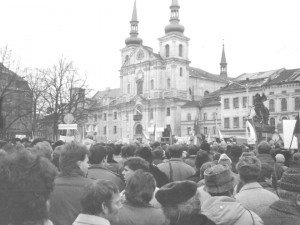 FOTO: Revoluční plamen se v roce 1989 rozhořel o týden později než v Praze