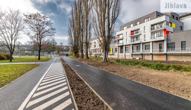 Jihlava má další hotovou cyklostezku. Její součástí je nová lávka přes Jihlávku