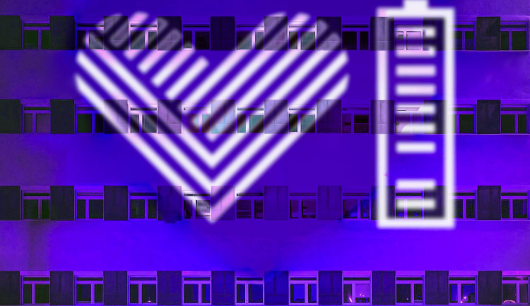 Na budově jihlavské nemocnice se ve čtvrtek u příležitosti Giving Tuesday rozsvítí „Světlo lékařům“