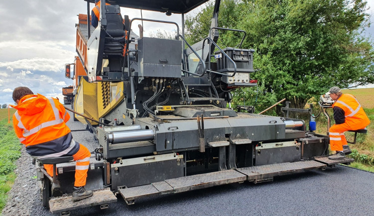 Cestáři na Vysočině v tomto roce nezaháleli. Co všechno zvládli opravit a zrekonstruovat?