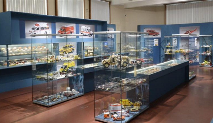 Lékař z Hradce Králové vlastní 1777 modelů záchranářské techniky, zapíše se do českých rekordů