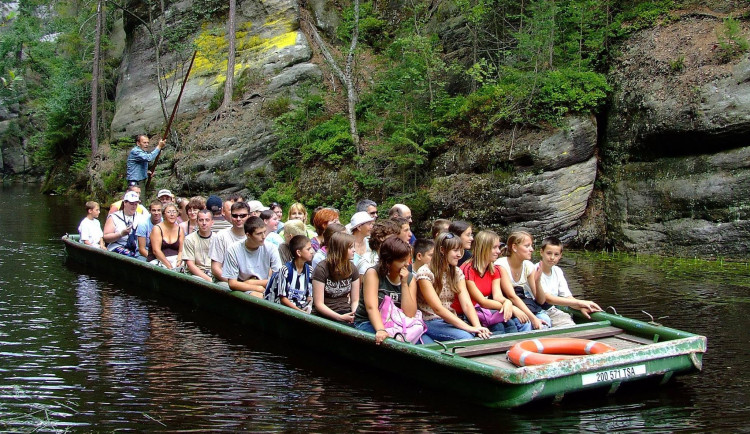 Konec mačkání se ve skalách. Bez rezervace už Adršpach neuvidíte