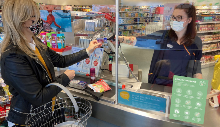 istopad v dm drogerii ve znamení dobrých skutků. Akce Giving Friday vynesla potřebným tři miliony