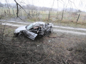 Sobotní tragédie u Náměště: Zemřel sedmnáctiletý spolujezdec, řidič měl v sobě alkohol i drogy