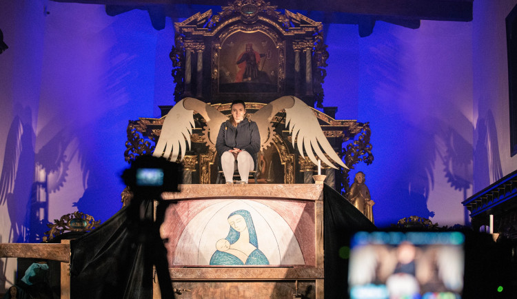 Hradecké Divadlo Drak si pro své příznivce přichystalo netradiční vánoční dárky