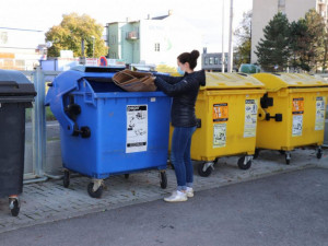 V Jihlavě se přes svátky bude častěji vyvážet papír a plast. Otevřeny budou i sběrné dvory