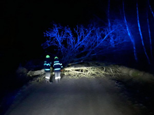 Vysočinu potrápil silný vítr. Některé silnice musely být uzavřeny