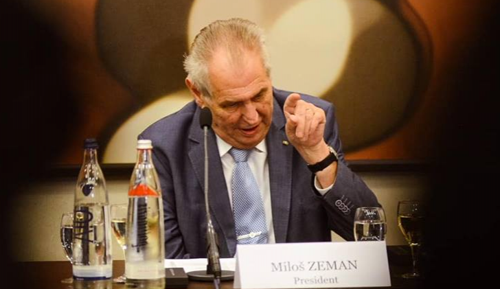 Netradiční sázky: Zeman přestane kouřit, Ledecká vyhraje v šipkách