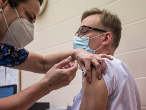 Hejtman Vítězslav Schrek: Zájem o pomoc při očkování je velký z měst i od lékařů