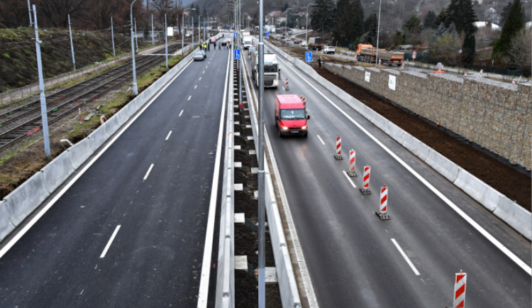 Změna na Žabovřeské. Od úterý se doprava od Pisárek zúží na jeden pruh