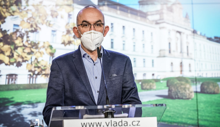 Zítra se otevřou papírnictví a obchody s dětským zbožím. Vláda bude žádat o prodloužení nouzového stavu