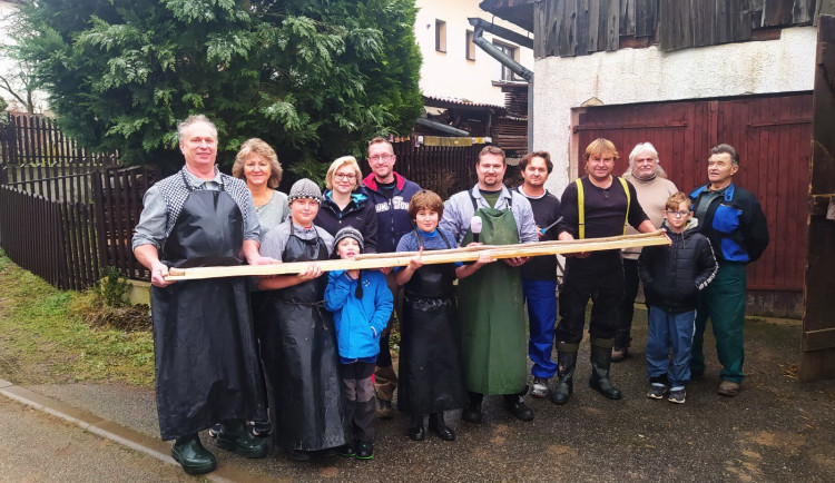 Během domácí zabijačky vznikla rekordně dlouhá jitrnice. Měřila skoro 12 metrů