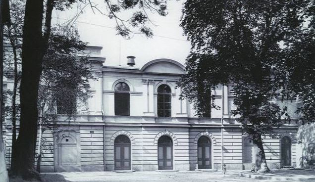 Před sto lety se v Hradci odehrála světová premiéra R.U.R., připomene ji online výstava