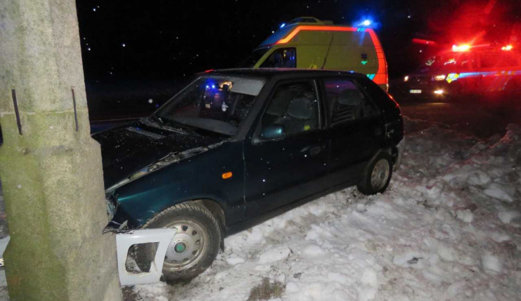 Muž z Felicie, co ujížděl hlídkám, chtěl spáchat sebevraždu. Nejel sám, proto je obviněný z pokusu o vraždu