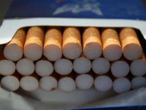 Celníci na Vysočině zabavili nezdaněné cigarety a alkohol. Řidičům hrozí několikatisícové pokuty