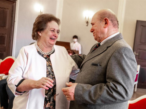 Dohromady je dala láska k volejbalu. O víkendu manželé z Jihlavy oslavili zlatou svatbu