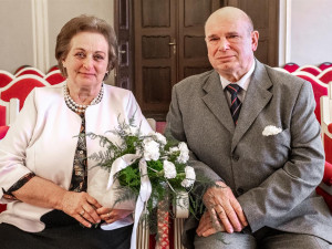 Dohromady je dala láska k volejbalu. O víkendu manželé z Jihlavy oslavili zlatou svatbu