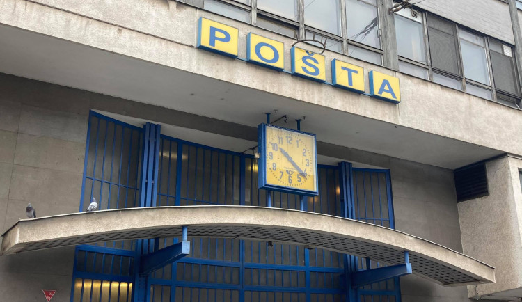 Pošta na hlavním nádraží v Brně se bude stěhovat, budova chátrá
