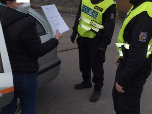 Také na Vysočině probíhají na hranicích okresů kontroly. Policisté zatím neřešili žádní větší problémy