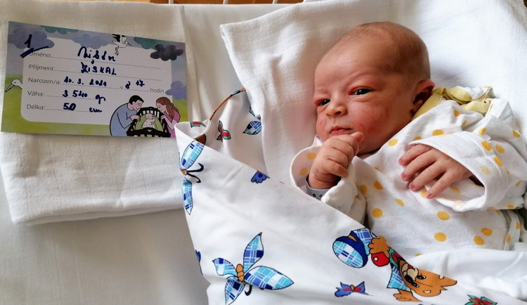 Pelhřimovská porodnice pomohla na svět letošnímu stému miminku. Porod Viktora byl hodně rychlý