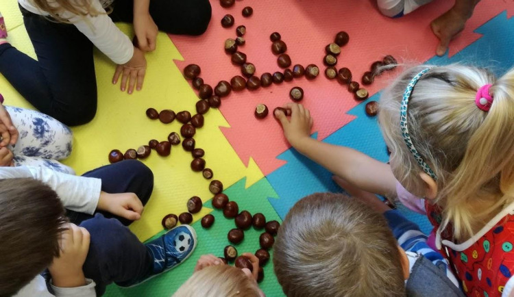 Do školky v Kostelci u Jihlavy se hledá nový pedagog s nástupem od září