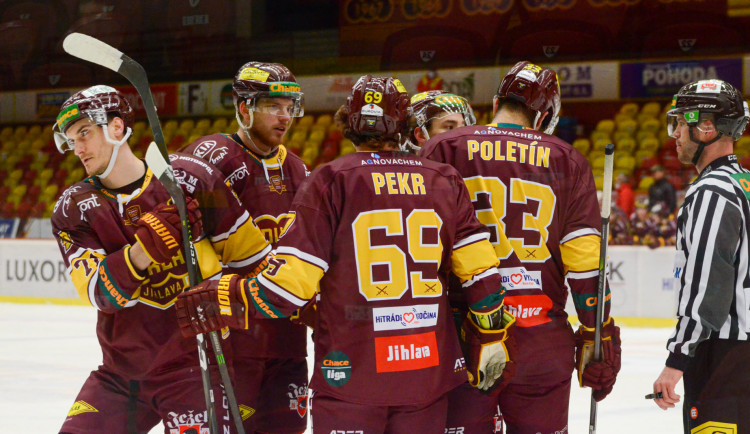 Dukla uspěla i ve Vsetíně, k prvoligovému finále už stačí jediná výhra  