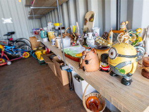 Leží vám doma nepotřebné drobnosti? Doneste je na nový jihlavský „blešák“