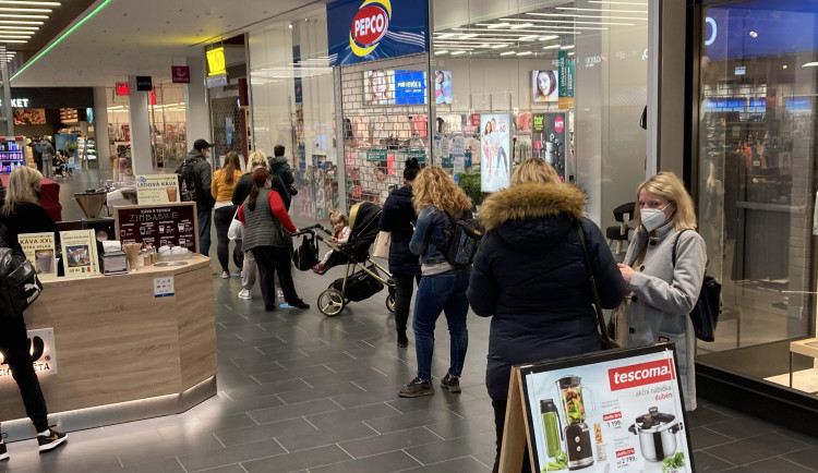 Citypark se včera otevřel jarním dětským nákupům, rodiče vzali obchody útokem