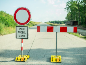 Od pondělí se bude opravovat silnice 23 u Mrákotína. Řidiče čeká omezení