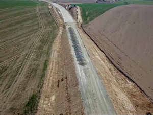 Řidiči se po obchvatu Osové Bítýšky projedou asi během září. Podívejte se, jak to tam teď vypadá