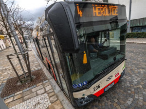 Do očkovacího centra v Hruškových Dvorech od soboty opět autobusem. Pojede od rána do večera