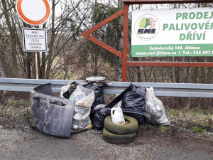 Jihlavu dobrovolně uklízelo skoro 600 lidí. Třeba i HC Dukla, knihovna nebo bedřichovští hasiči