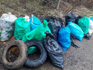 Jihlavu dobrovolně uklízelo skoro 600 lidí. Třeba i HC Dukla, knihovna nebo bedřichovští hasiči