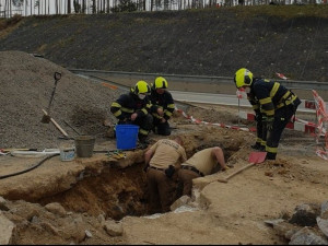 Během prací na D1 dělníci našli nevybuchlou trhavinu. Dálnice se zřejmě uzavře