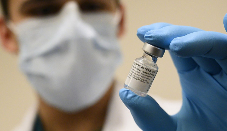 Dnes se spouští registrace k očkování padesátníků. V ČR jich žije skoro 700 tisíc