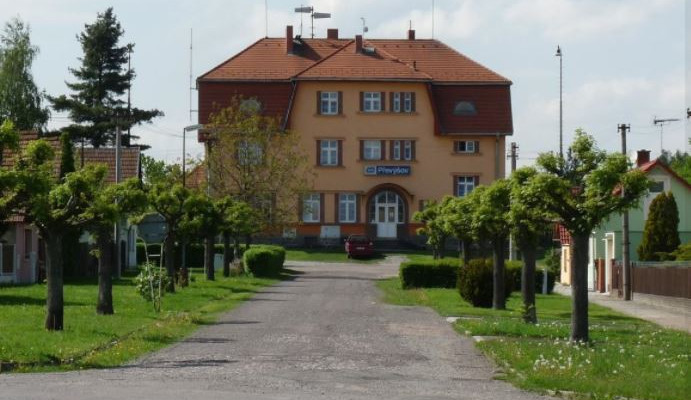 V Převýšově na Hradecku bojují za záchranu historického nádraží