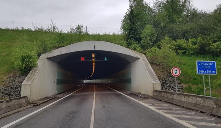 Jihlavský tunel je již zprůjezdněn, odstávka kvůli údržbě byla nakonec o deset hodin kratší