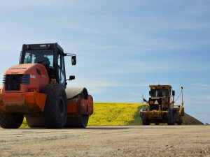 Práce na obchvatu Osové Bítýšky dost pokročily. Dočasné užívání je v plánu na září