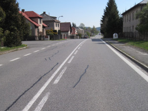 Úsek silnice I/34 je na konci životnosti. Kvůli opravě řidiče čeká uzavírka a objížďka